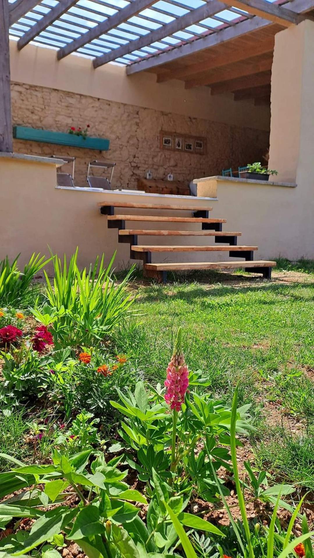 Bed & Breakfast Hugo Plesivec Extérieur photo